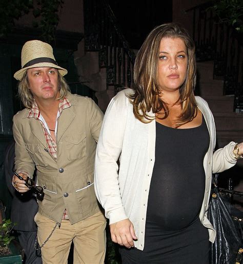 how many husbands did lisa marie presley have